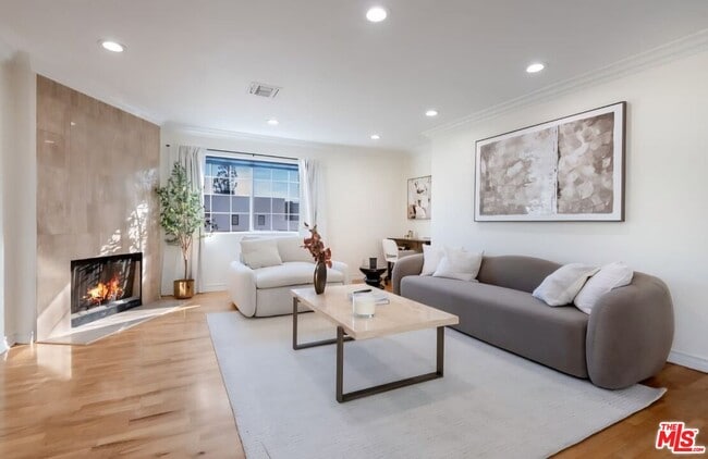 Photo - 525 N Orange Dr