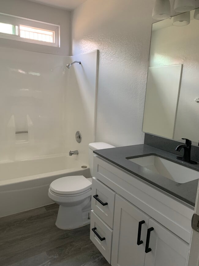 Photo - Monte Vista Manor Apartments