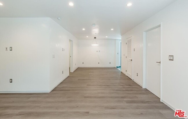 Photo - 613 6th Ave