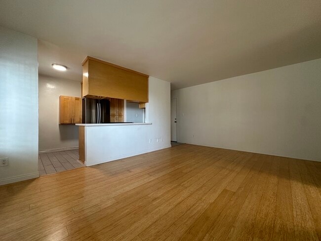 Building Photo - 23 Thornton Ave Unit 31