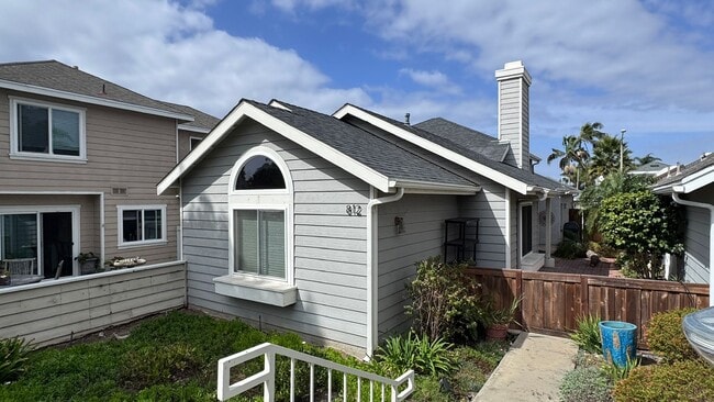 Photo - Upgraded 2 bedroom with bonus room