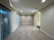 Photo - Upgraded 3+2.5 end unit w/attached garage ... House