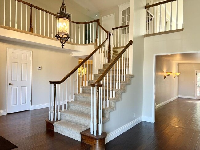 Photo - HUGE Encino House with Pool/Jacuzzi, 2 Car Garage and Lots of Space!