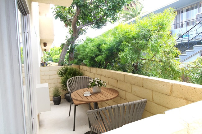 Photo - 1555 S. Brockton Ave