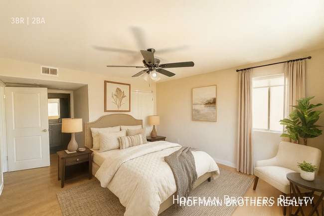 Photo - 11941 Weddington St