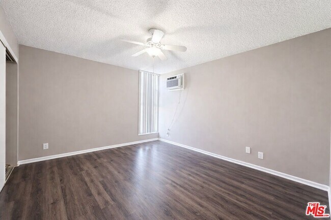 Photo - 1208 W Adams Blvd Unit 6