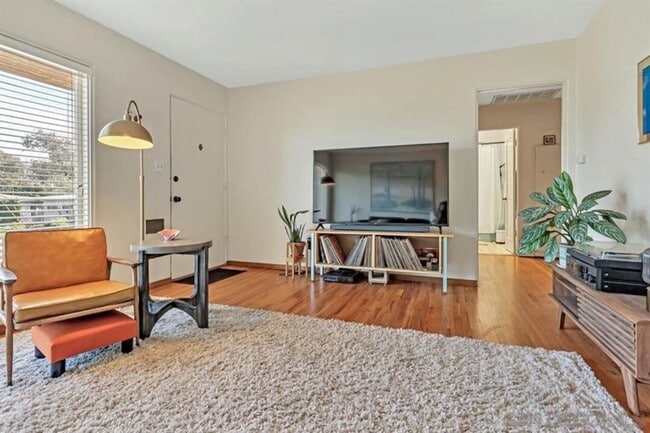 Photo - Charming Cottage in College East - Available Beginning of July 2026