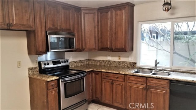 Photo - 12341 Carnaby St