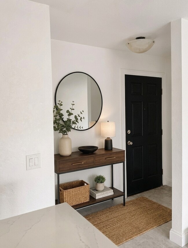 Entryway - 2507 E 15th St Unit 104