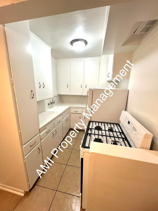 Photo - Move in Special!! $1/2 off 1st Month's Rent!! Unit 2573 1/2