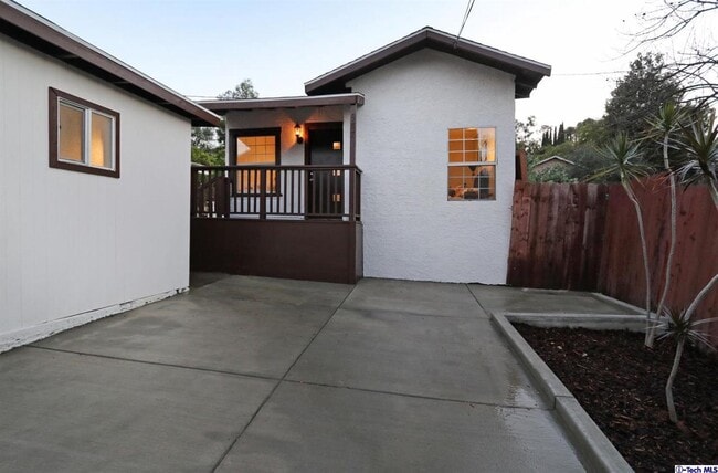 Front view - 987 El Paso Dr House