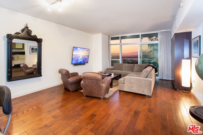 Photo - 13700 Marina Pointe Dr Unit 1507