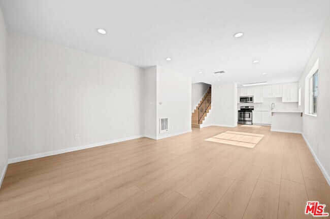 Building Photo - 1206 S Holt Ave Unit 4