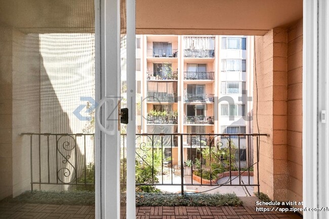 Photo - 421 La Fayette Park Pl