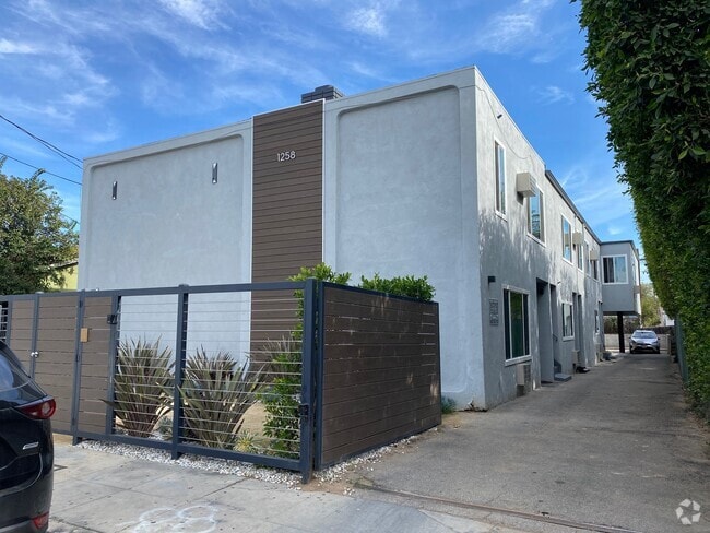 Building Photo - The Harvard Hideaway Rental