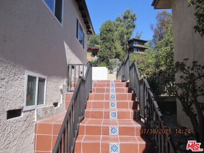 Photo - 2350-2354 Teviot St Condo Unit 3/4
