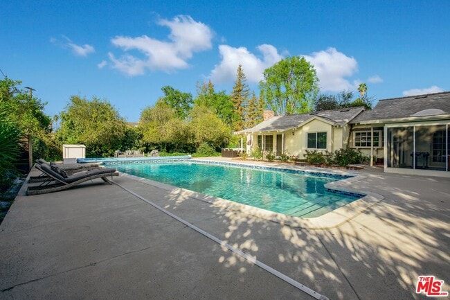 Photo - 6207 Melba Ave