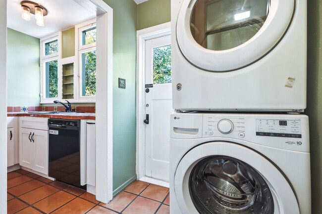 Photo - 1284 S Cloverdale Ave Unit 3plx