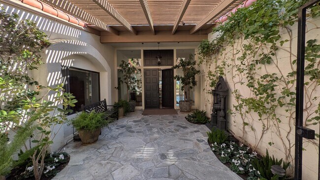 Photo - 40480 Vía Entrada