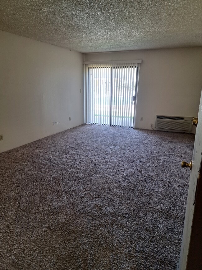 Studio - Park Columbia Apts