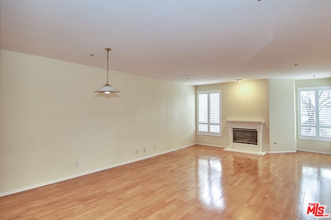 Photo - 333 Westminster Ave Unit 303