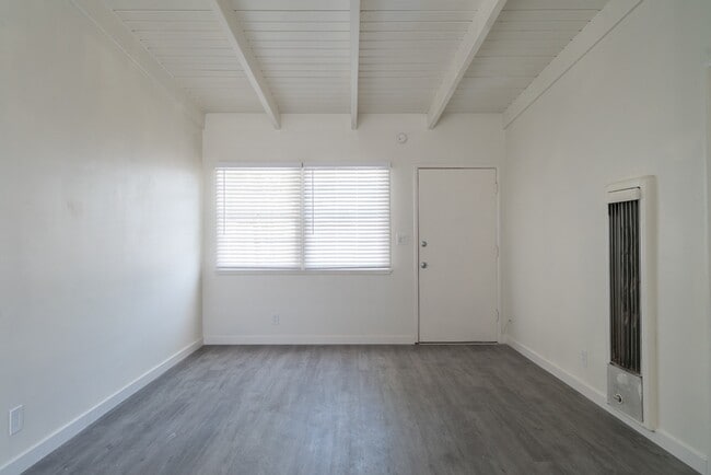 Photo - ~ Unique 1-Bedroom bungalow with private front and back patio ~ Great for Pets!! Unit C