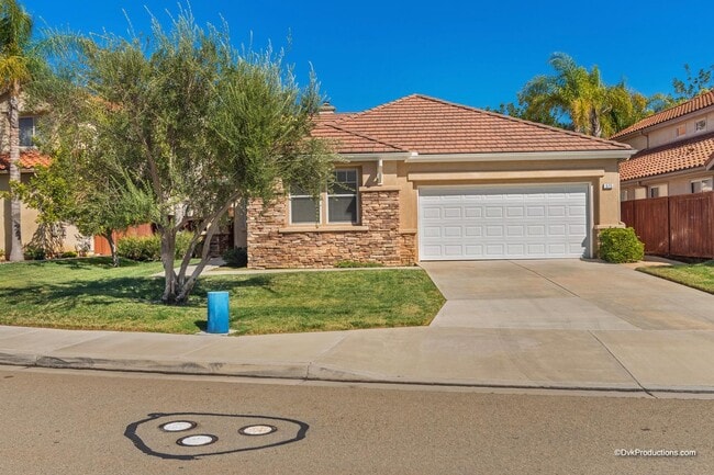 Building Photo - 575 Chesterfield Cir