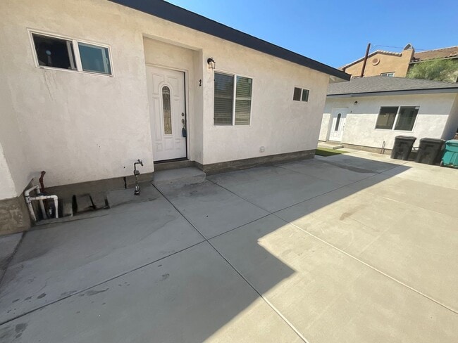 Building Photo - Welcome to your new 1 bedroom, 1 bathroom ... Unit #2
