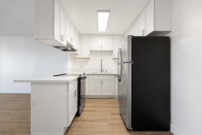 A space for everything from quick bites to big dinners. - The Hills at Fashion Valley