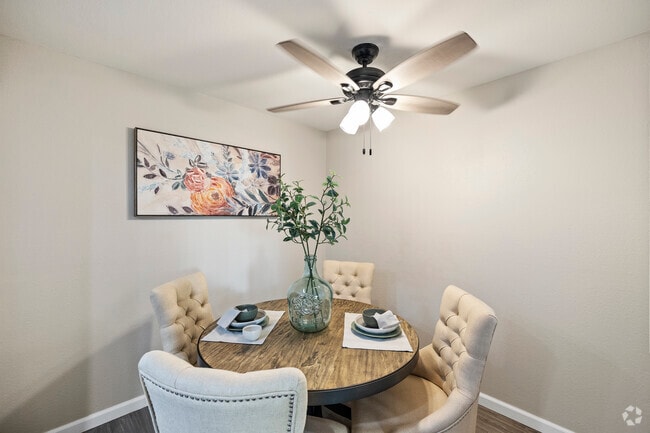 Photo - The Oaks Apartments