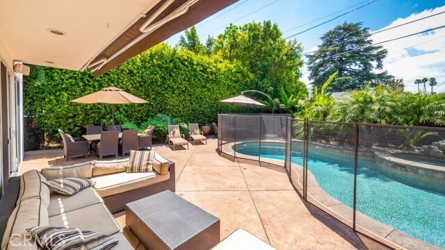 Photo - 4461 Stern Ave