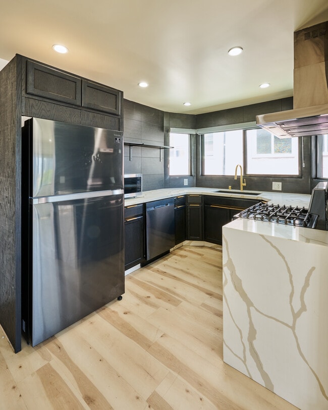 Photo - 1139 Bellevue Ave Unit 1143