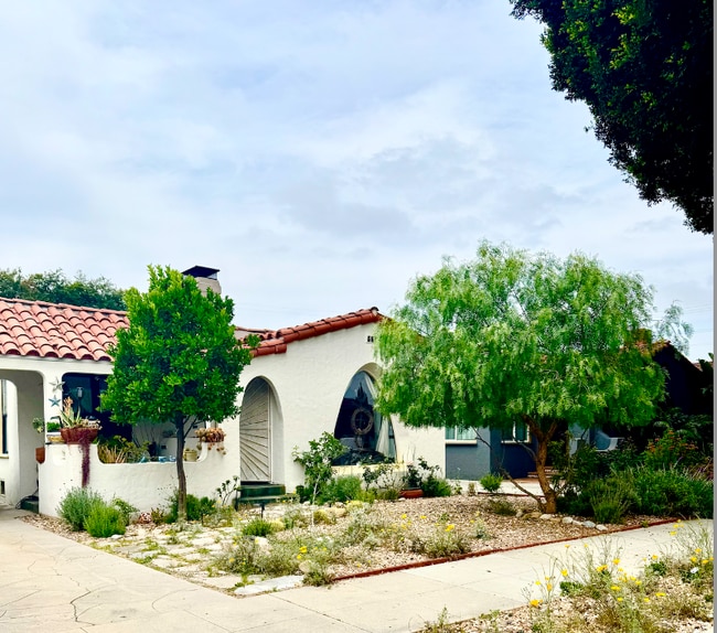 Building Photo - 6 Gundry Ave