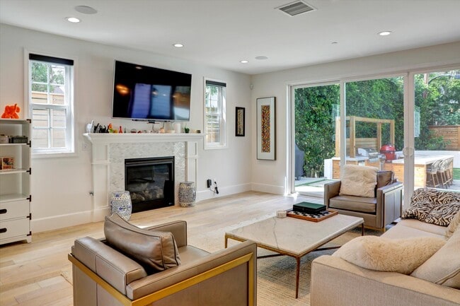 Photo - 10593 Kinnard Ave