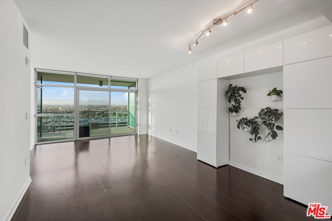 Photo - 13700 Marina Pointe Dr Unit 1019