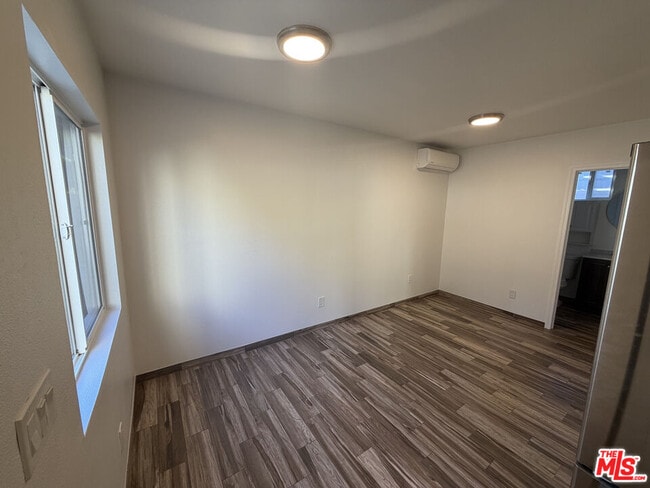 Photo - 5335 Rhea Ave