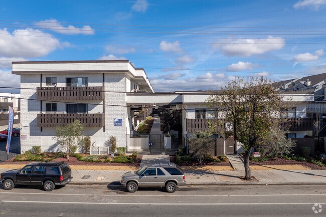 Photo - Peerless Building Corp.