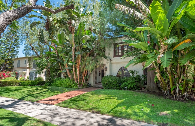 Building Photo - 340 N Oakhurst Dr Unit 103 Rental
