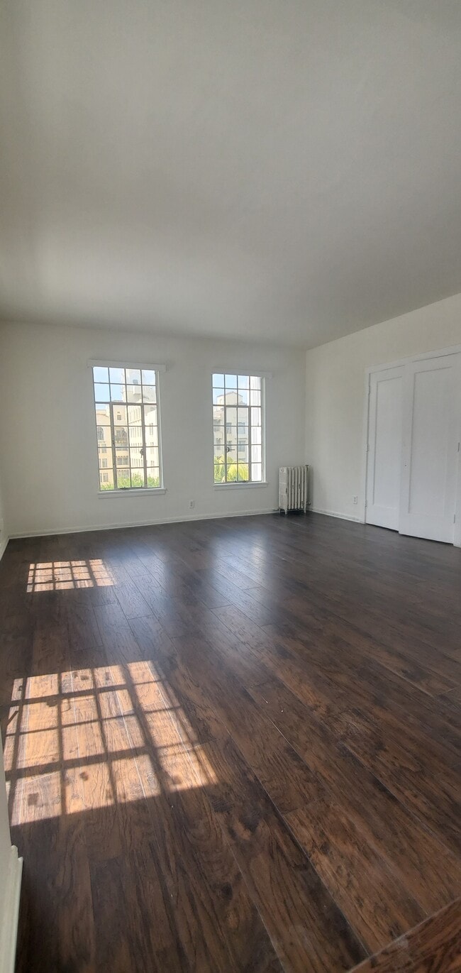 Photo - 840 S Serrano Ave