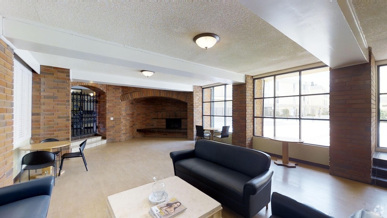 3D Tour - Kingswood Village Unit 137