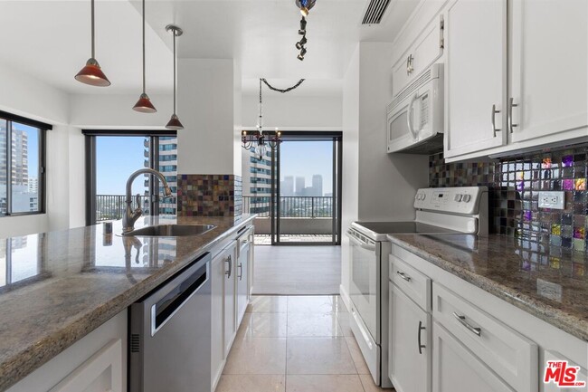 Building Photo - 10501 Wilshire Blvd Unit 1703