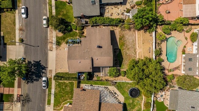 Photo - 327 Bethany St