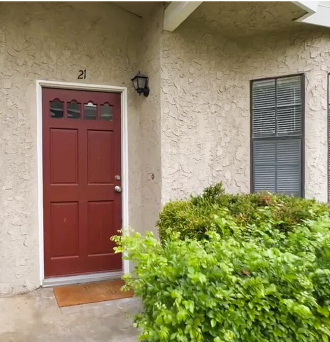 Photo - Newly Renovated Spacious 3-Bedroom Townhom...