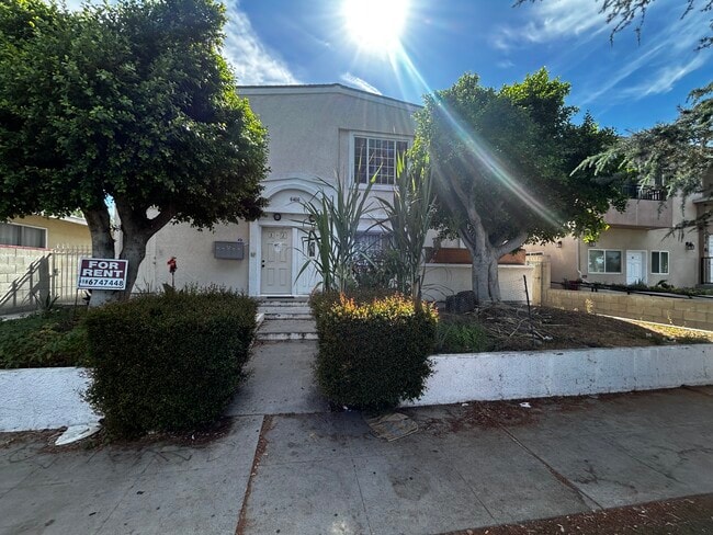 Photo - 6466 Balboa Blvd Unit #5
