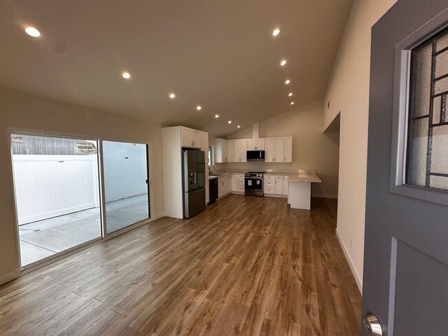 Photo - 15950 Cohasset