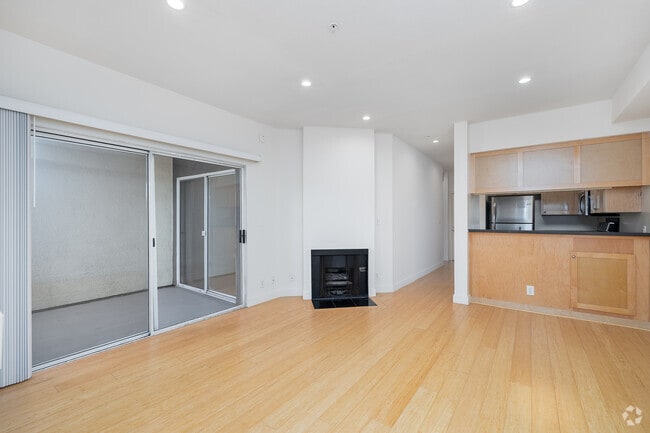 2BR, 2BA - 960SF - Living Room - Sierra Ridge Apartments