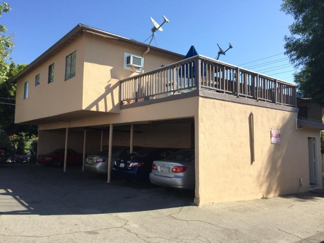 Photo - 5921 Cahuenga Blvd Unit 1