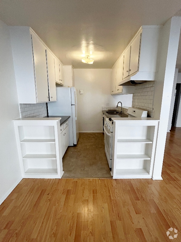 Building Photo - 1538 Detroit St Rental