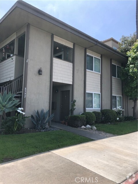Building Photo - 8362 Atlanta Ave Unit D Rental