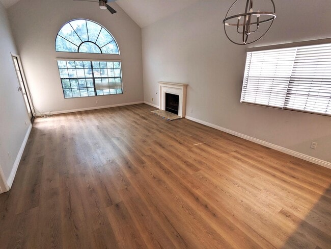 Photo - 130 Monterey - 319#319